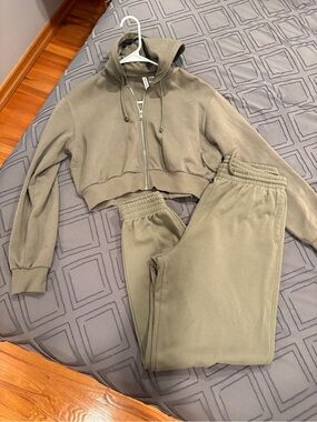 H&M sweatsuit